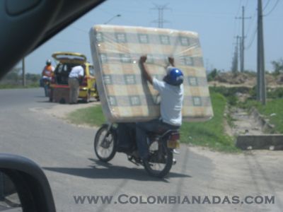 Colchon_en_Mototaxi2.jpg